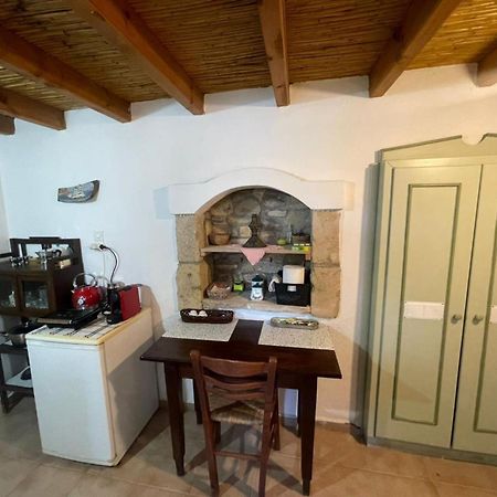 Petrino 2 - Traditional Lerian House Lakkíon エクステリア 写真