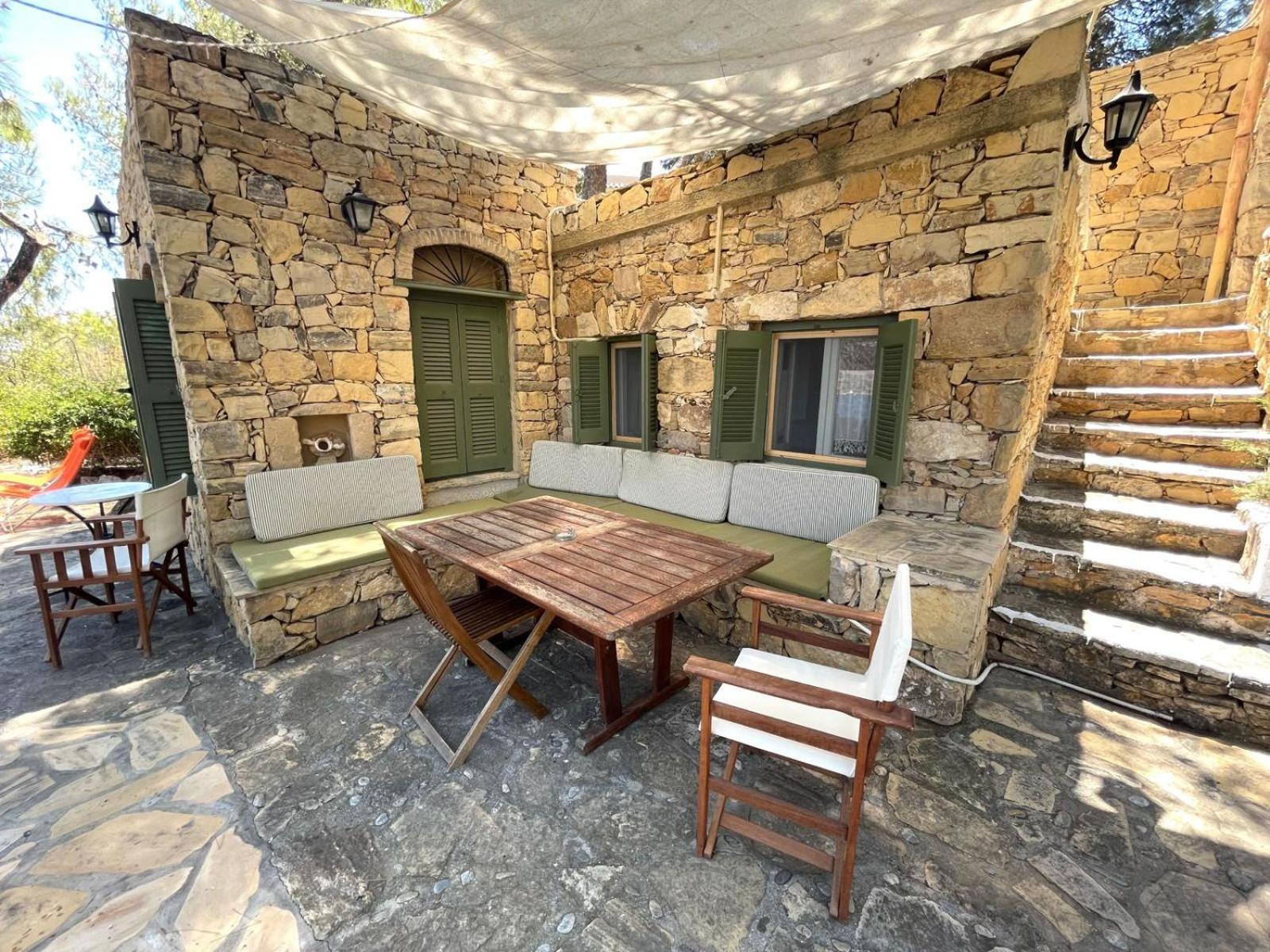 Petrino 2 - Traditional Lerian House Lakkíon エクステリア 写真