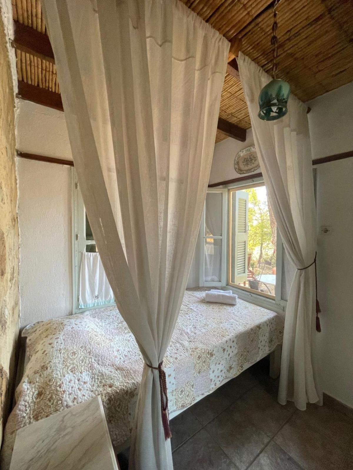 Petrino 2 - Traditional Lerian House Lakkíon エクステリア 写真